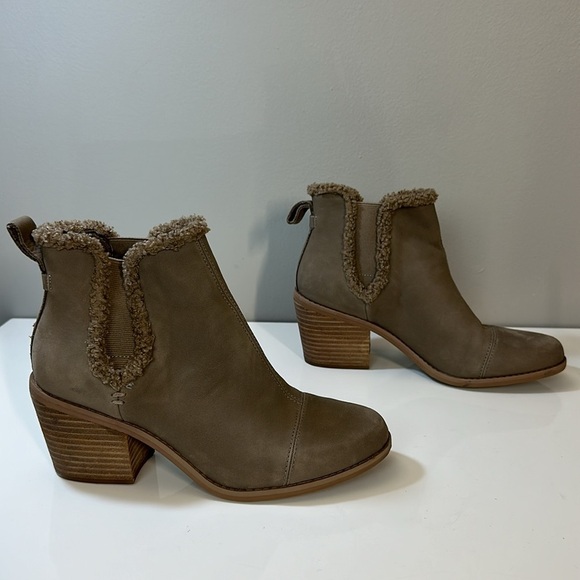 TOMS Everly Chelsea Boots in Taupe Size 7.5 - Picture 2 of 16
